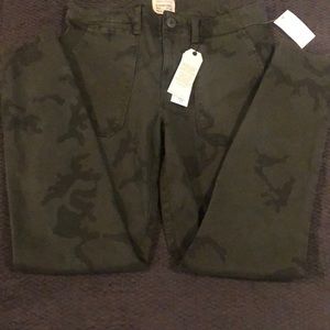 😊 SOLD 2/$25 Sanctuary